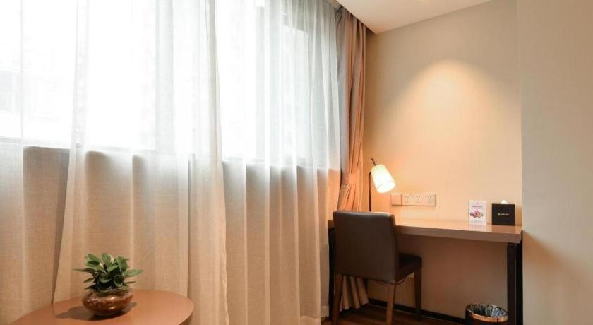 Home Inns Plus Shanghai Xujiahui Branch Bagian luar foto